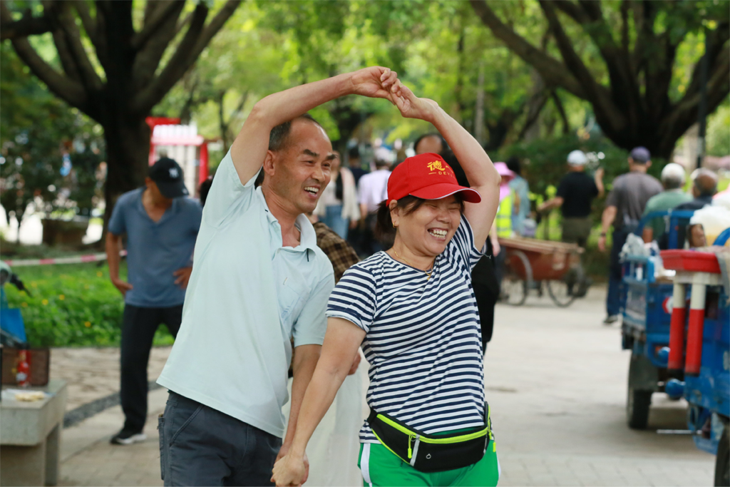河源-高级专修班《最佳拍档》谢志育15016215010.png