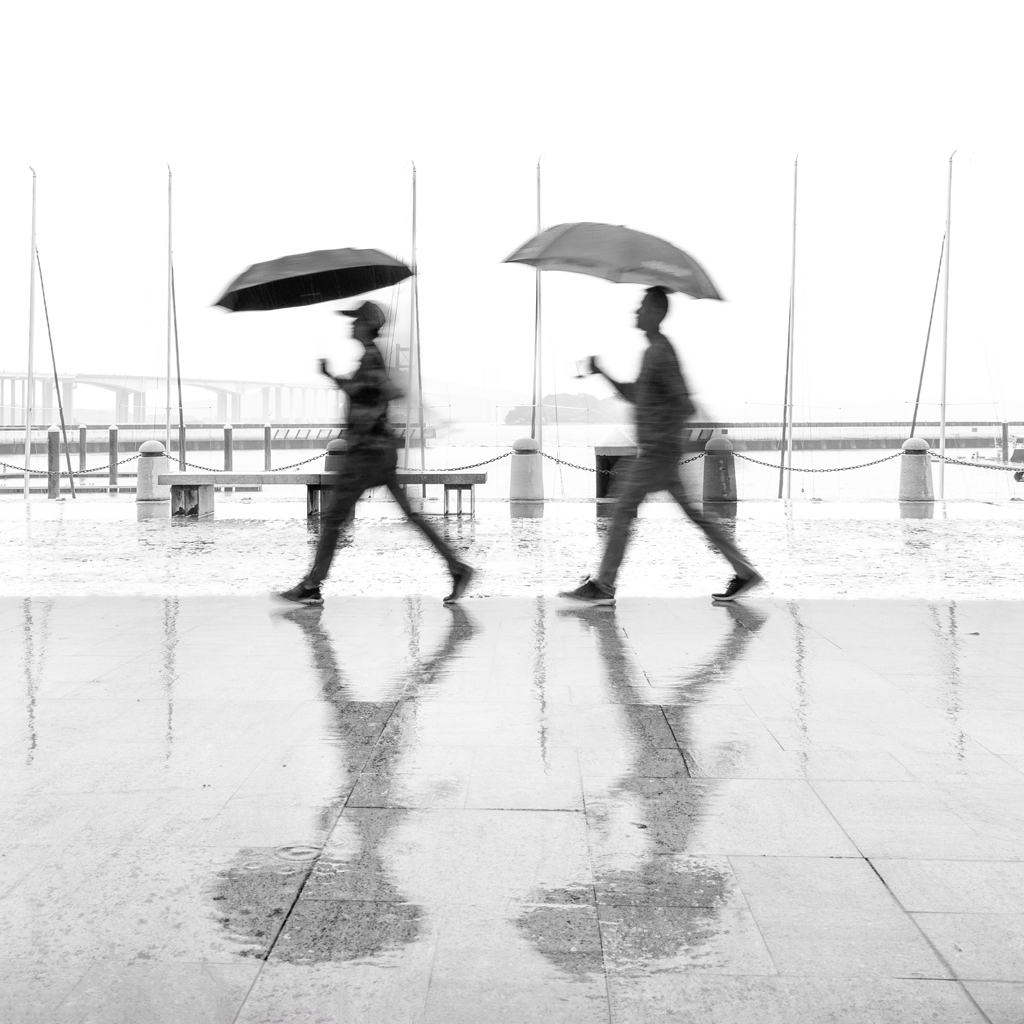 2组专修班-雨中浪漫-邓志能-13903065339.jpg