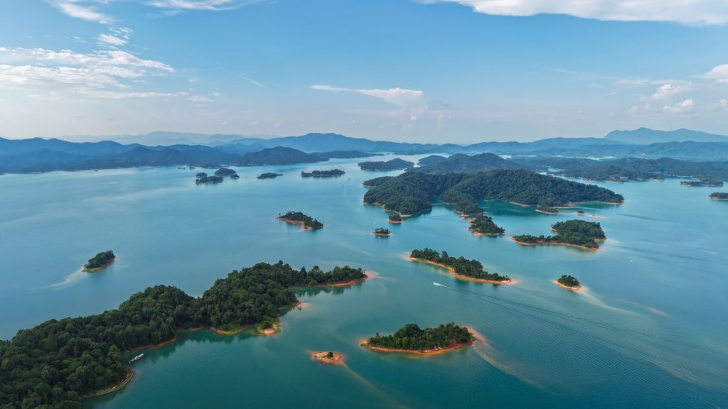 河源-高级专修班《碧波浩渺》黄英.jpg