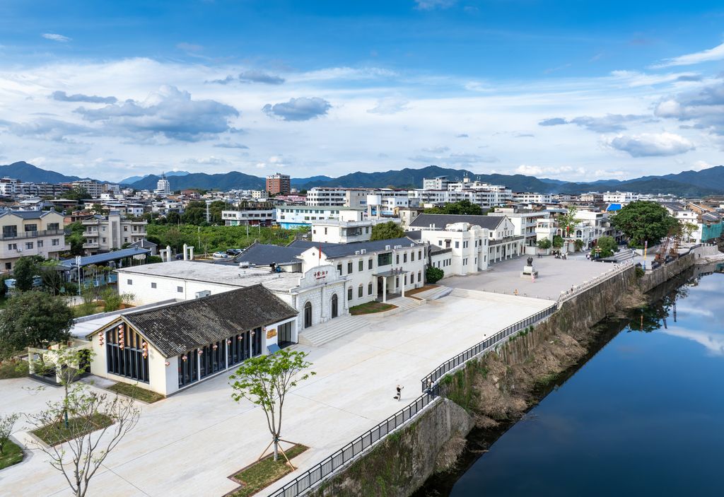 梅州-专修班-古镇新貌，宋志锋13823889170.jpg