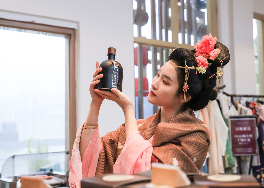 阳江-高级专修班-《酒醉美人》杨惠婷15089572696 拷贝.jpg