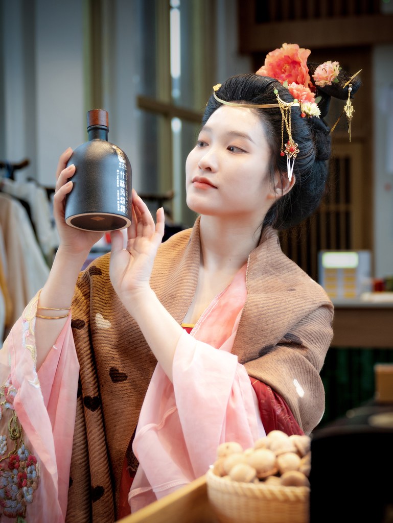 阳江-专修班-《 家乡的美酒 》   梁名伟13702815681.jpg