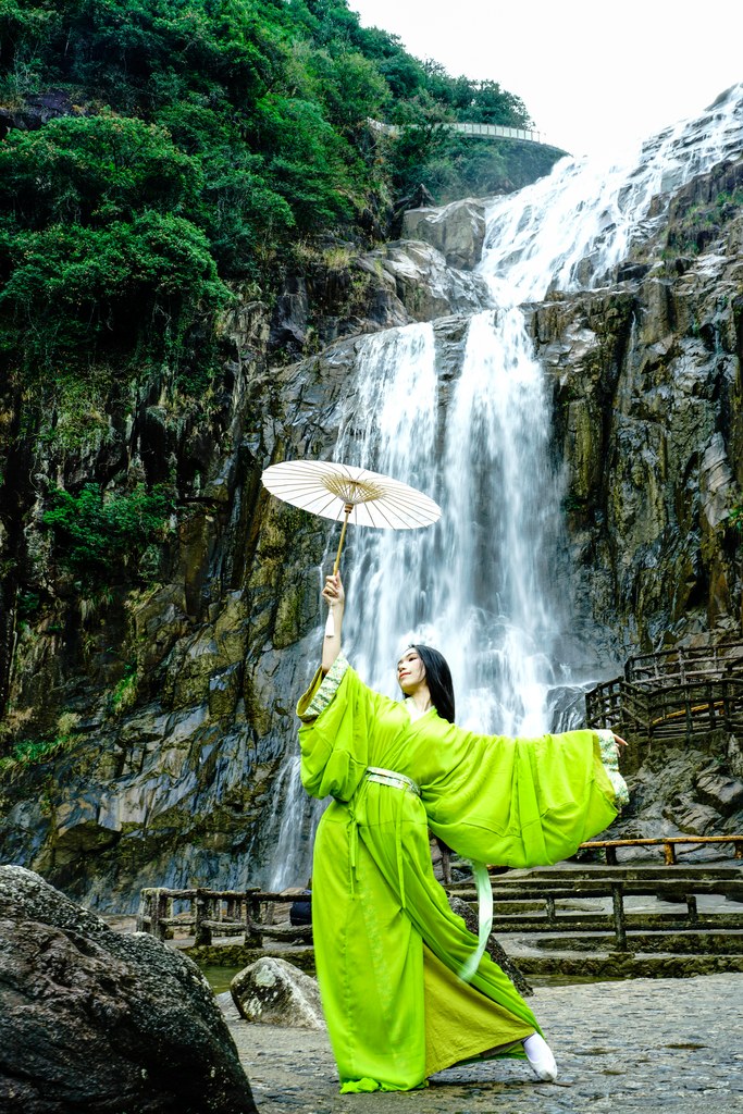 梅州专修班-舞 陈利红.jpg